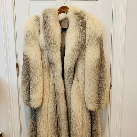 Jackets & Blazers - Incredible Full Length Blue Fox Fur Coat | Beautiful Collar | Stunning White Fur